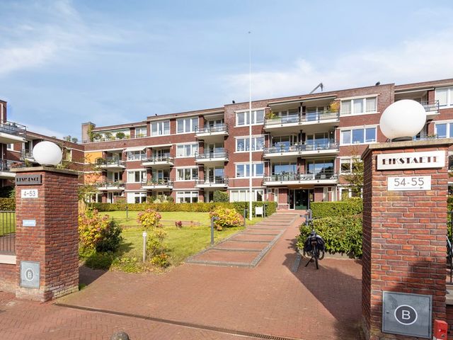 Eikenhof 17, Hoorn