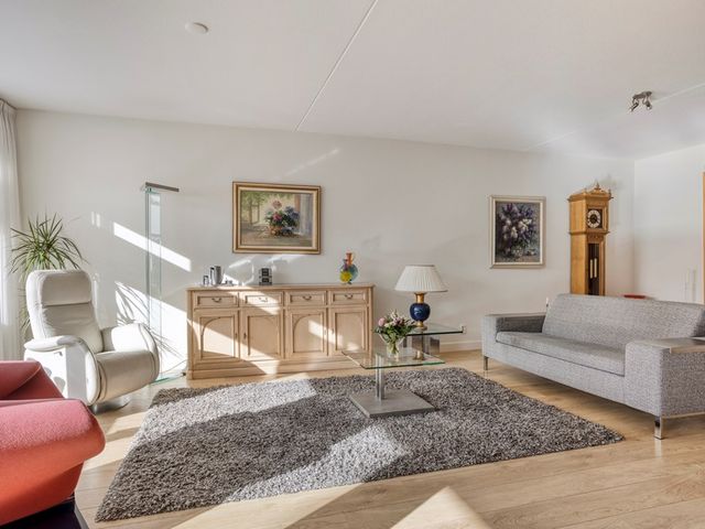 Eikenhof 17, Hoorn