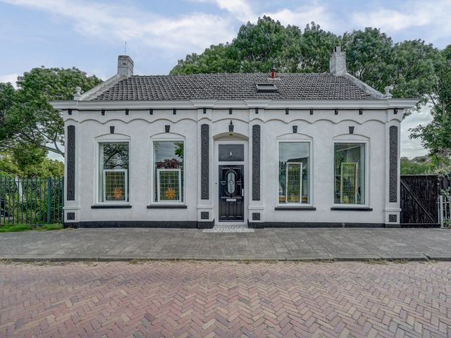 Molenstraat 45, Strijen