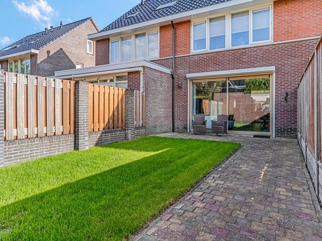 Dwarsdijk 11, Bemmel