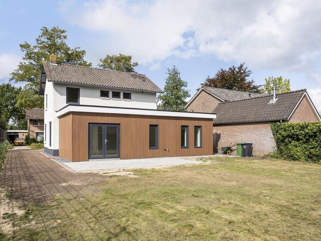 Beatrixlaan 2, Schoonebeek