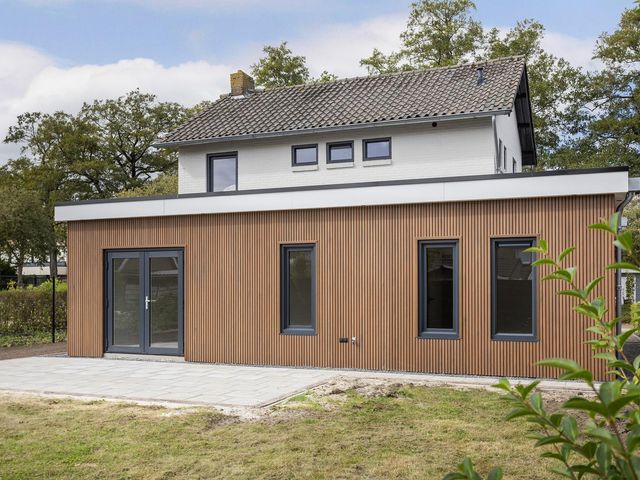 Beatrixlaan 2, Schoonebeek