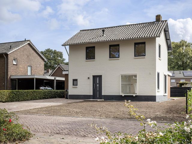 Beatrixlaan 2, Schoonebeek