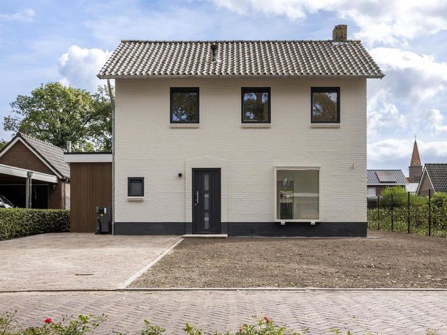 Beatrixlaan 2, Schoonebeek