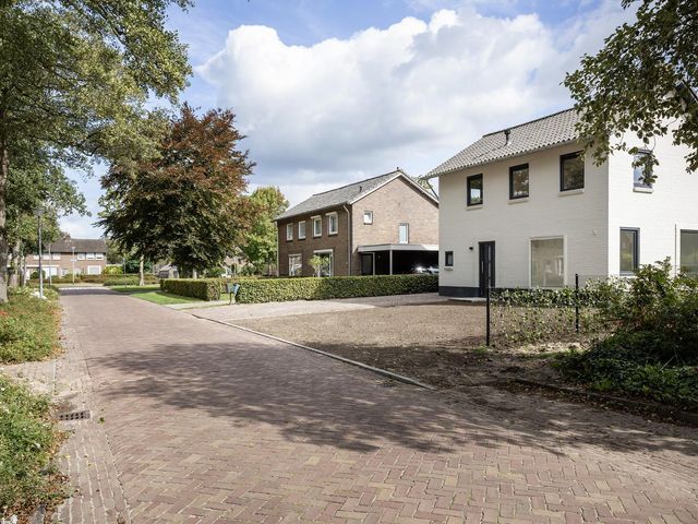 Beatrixlaan 2, Schoonebeek