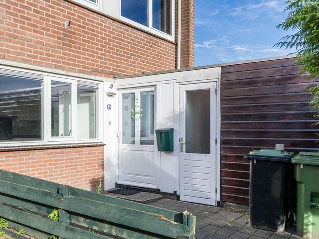 Tamboerlaan 99, Hoogeveen