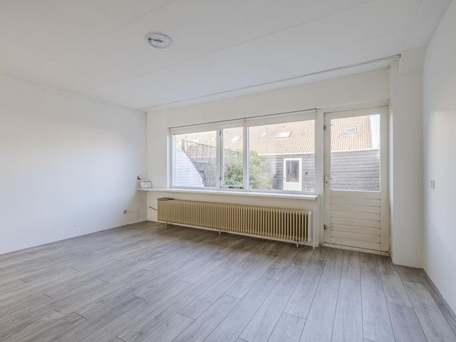 Tamboerlaan 99, Hoogeveen