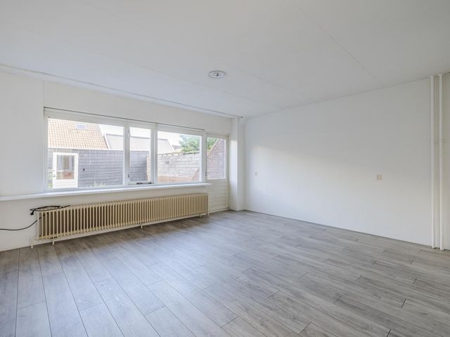 Tamboerlaan 99, Hoogeveen