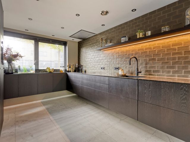 Struisgras 21, Hendrik-Ido-Ambacht