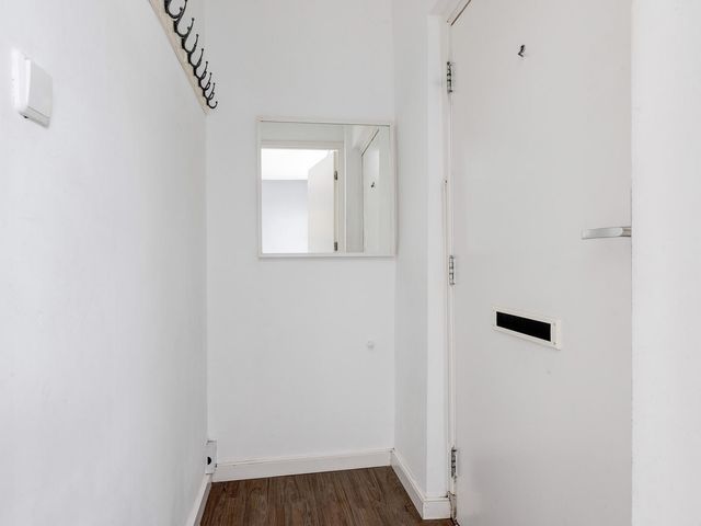 Dorpsweg 102A, Rotterdam