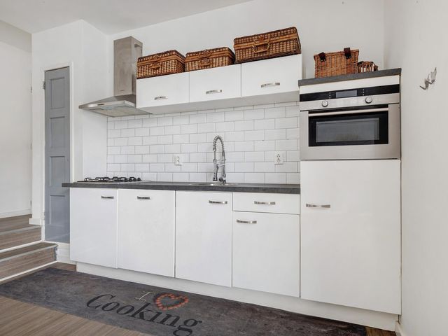 Dorpsweg 102A, Rotterdam