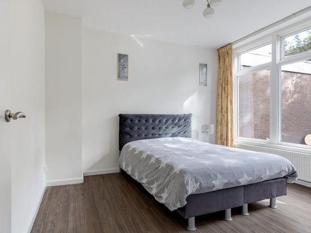 Dorpsweg 102A, Rotterdam