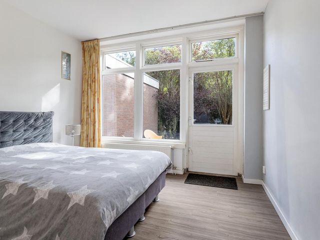 Dorpsweg 102A, Rotterdam