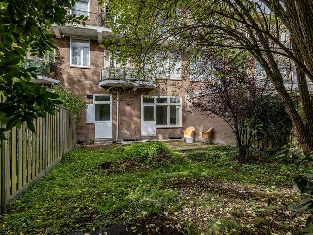 Dorpsweg 102A, Rotterdam