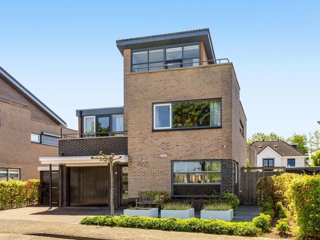 Dr. F.W. Klaarenbeeksingel 83, Hoevelaken