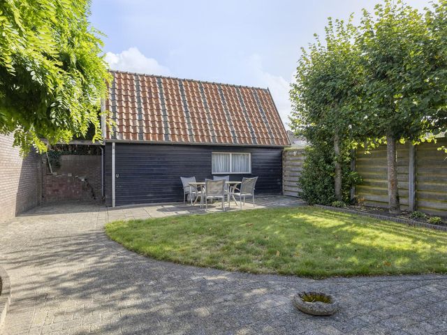 Adamastraat 8, Etten-Leur