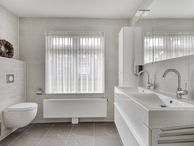 Adamastraat 8, Etten-Leur