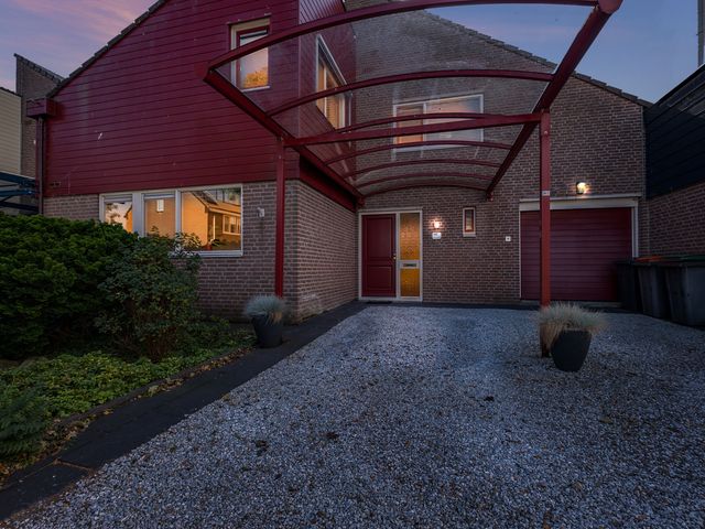 Lameroen 46, Monnickendam
