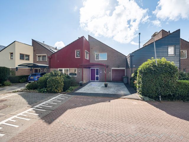 Lameroen 46, Monnickendam