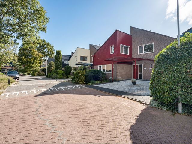 Lameroen 46, Monnickendam