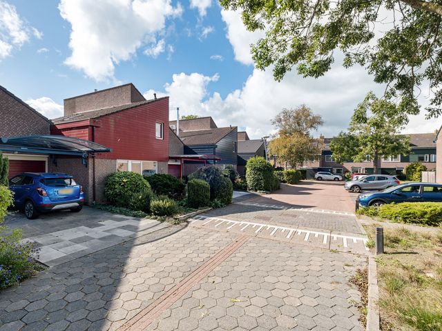 Lameroen 46, Monnickendam