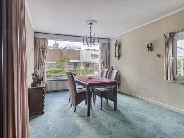 Hertenlaan 9, Hoeven