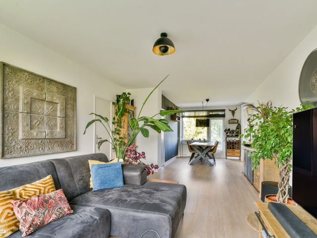 Van Leeuwenstraat 46, Voorburg