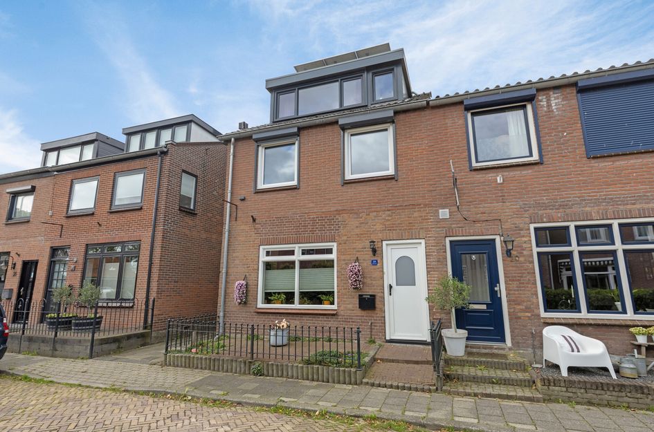 Oosterstraat 18
