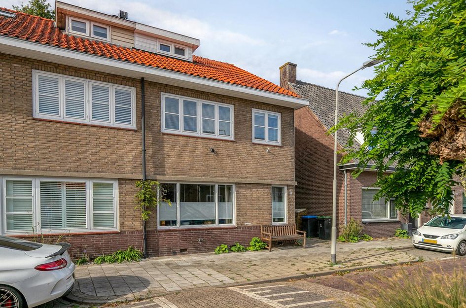 Leliestraat 55