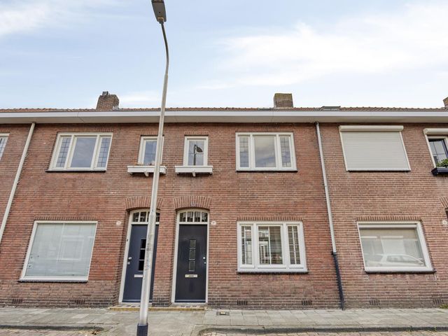Van Alkemadestraat 8, Tilburg