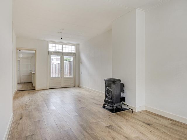 Van Alkemadestraat 8, Tilburg