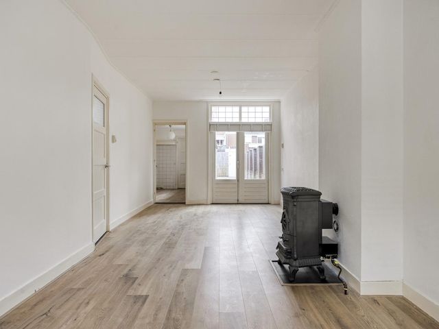 Van Alkemadestraat 8, Tilburg