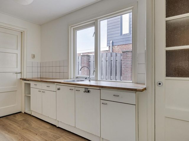 Van Alkemadestraat 8, Tilburg