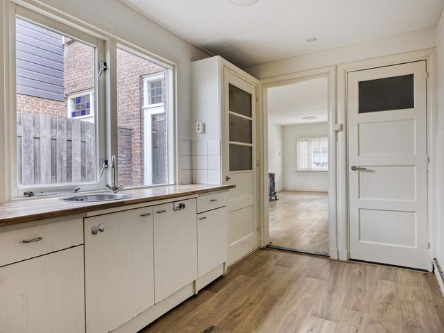 Van Alkemadestraat 8, Tilburg
