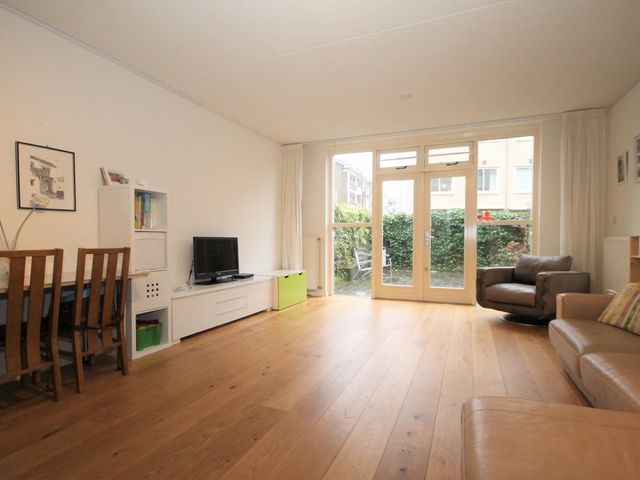 Louise Henriëttestraat 2B, 's-Gravenhage