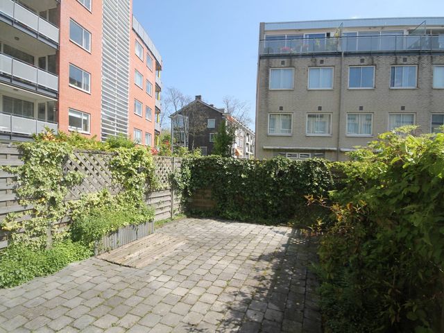Louise Henriëttestraat 2B, 's-Gravenhage