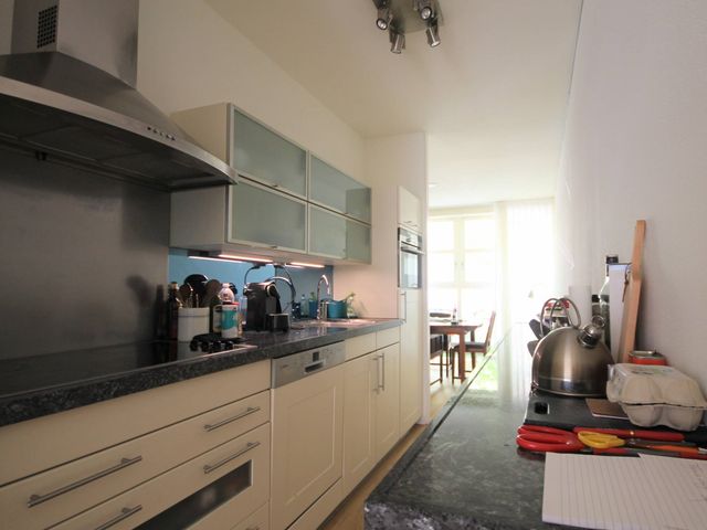 Louise Henriëttestraat 2B, 's-Gravenhage