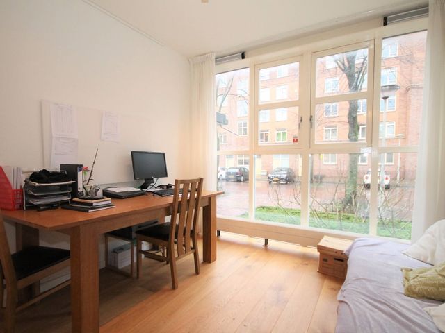 Louise Henriëttestraat 2B, 's-Gravenhage