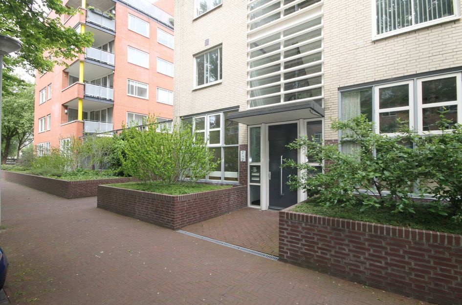 Louise Henriëttestraat 2B