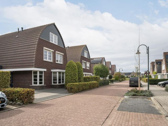 Hofstede 11, Tholen