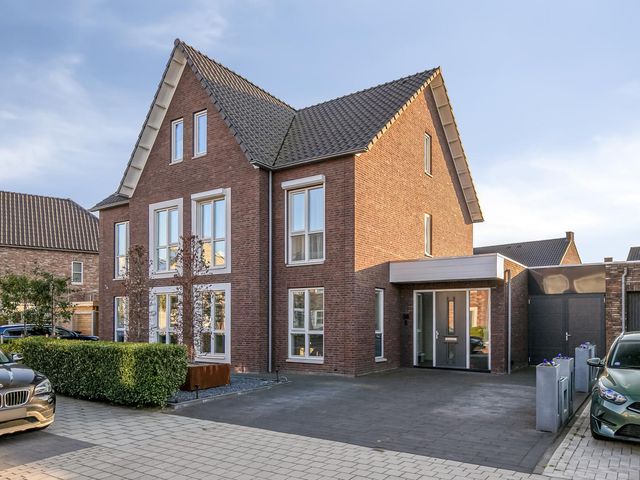 Burgemeester Baerendshof 56, Tholen