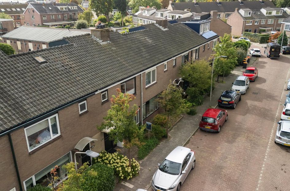 van Mathenessestraat 43