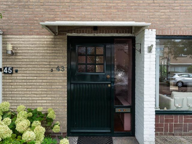 van Mathenessestraat 43, Warmond