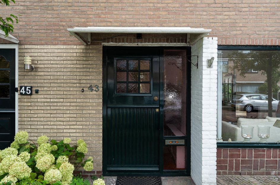 van Mathenessestraat 43