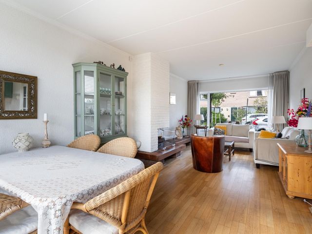 van Mathenessestraat 43, Warmond