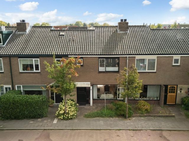 van Mathenessestraat 43, Warmond