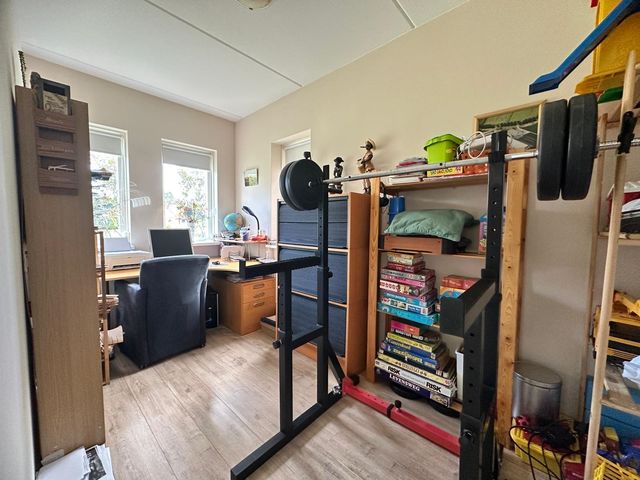 Elbaweg 3, Hem