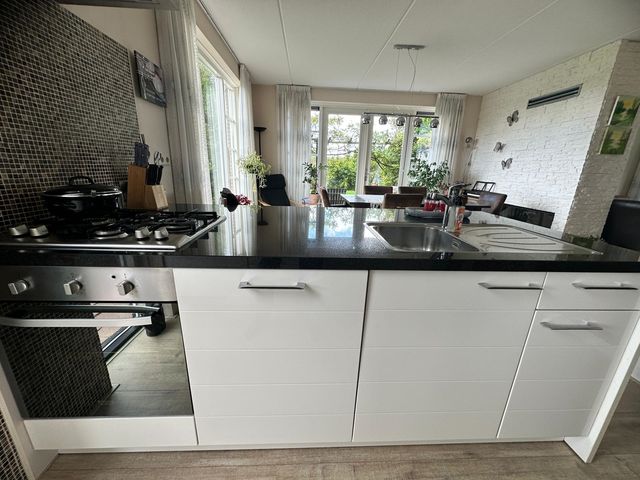 Elbaweg 3, Hem