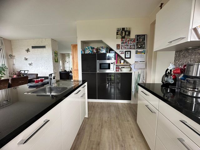 Elbaweg 3, Hem