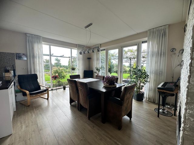 Elbaweg 3, Hem